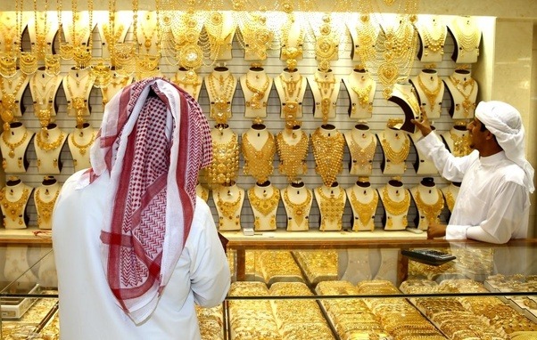 Gold Prices Drop in UAE After Reaching Highest Ever